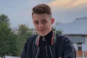 Țăndărei: Bani uitaţi de o femeie în bancomat, restituiţi de un băiat de 15 ani