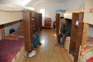 O mână întinsă semenilor noştri: Aprobarea standardului de cost pentru adăposturile de noapte, aşteaptă să fie votată în şedinţa de CL Alba Iulia