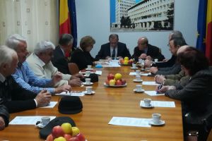 Voucherele de vacanţă ale bugetarilor au lovit în pensionari