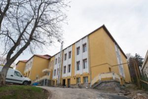 Lucrările de renovare sunt în curs de desfăşurare în fostul Liceu „Kós Károly”