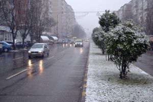 Informare meteo până sâmbătă dimineaţă. În Prahova sunt aşteptate lapoviţă şi ninsori