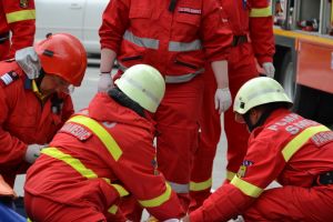 Salvaţi în ultimul moment: O familie din Aleşd a fost aproape de moarte, din pricina unei intoxicaţii cu monoxid de carbon