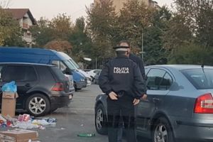 Piteşteni prinşi aruncând aiurea gunoiului, amendaţi de Poliţia Locală