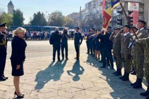 (P): Mesajul Vioricăi Dăncilă pentru militari