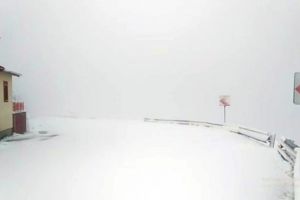 VIDEO: Ninge ca în poveşti pe Transfăgărăşan, la cota 2000