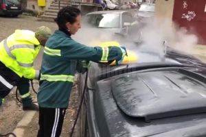 Containerele de gunoi din Suceava, igienizate periodic, inclusiv cu abur fierbinte