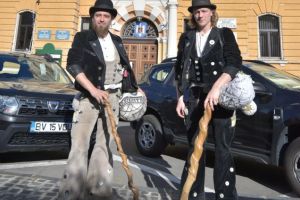 Calfele călătoare au ajuns la Primăria Braşov