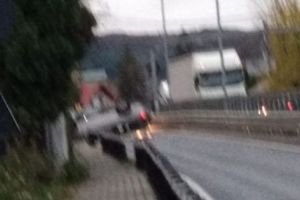 ACUM – Autoturism răsturnat la Bascov