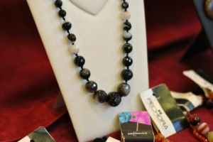 Pietre preţioase şi cristale expuse în weekend la Muzeul Brukenthal