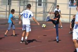 Ii motiveaza sa-si urmeze visul!:  Joaca fotbal cu FC Farul Constanta“ in scoli din intreg judetul (galerie foto)