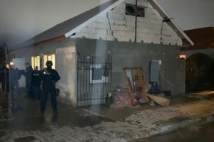 Suspect în cazul tâlhăriilor de săptămâna trecută, reţinut în urma unor percheziţii de amploare