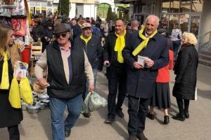 Marş de susţinere pentru Klaus Iohannis în municipiul Botoşani