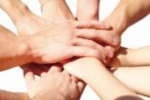 Intră în spiritul sărbătorilor făcând o faptă bună! Spectacol caritabil la Cinematograful Dacia din Reşiţa