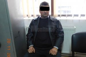 „Perversul din centrul Sucevei”, surprins dând târcoale pe la balurile bobocilor şi pe ...