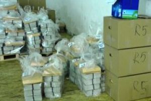 Maramures: Materialele pentru turul al doilea de scrutin al alegerilor prezidentiale au fost transportate in teritoriu