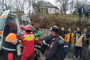 Femeia străvită de lemne, la Moţăieni, a murit