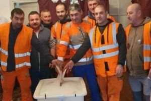 Alegeri prezidentiale: Romanii voteaza la Paris (VIDEO)