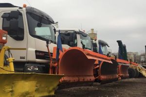 A venit iarna! Zeci de utilaje scoase pe drumuri, sute de tone de material antiderapant, împrăştiate în toată Moldova