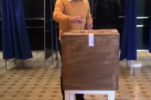 Vrâncenii care trăiesc în străinătate votează deja în al doilea tur al prezidenţialelor