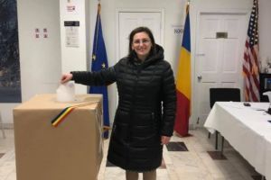 Dana Roxana Bucin: Dacă peste 1.000 de oameni şi-au dat viaţa acum 30 de ani ca eu să pot vota, mă pot deplasa şi eu 2,5 ore până la o secţie de vot”