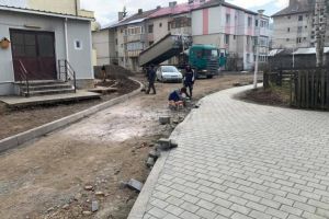 Primăria Vatra Dornei a început lucrările de reabilitare a străzii Calea Transilvaniei