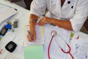 Abuz, farsă sau incompetenţă: Directorul unui spital a fost demis la CERERE, deşi medicul nu făcuse o asemenea solicitare!