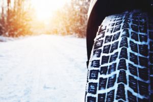 În ce condiţii suntem obligaţi să avem cauciucuri de iarnă. Valoarea amenzilor în 2019