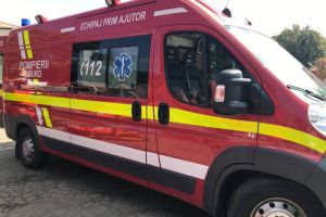 ACUM: Mamă şi fiică accidentate pe o trecere de pietoni, în Focşani