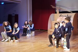 Povestea continuă: Piesa de teatru care evocă istoria Şcolii Gimnaziale 