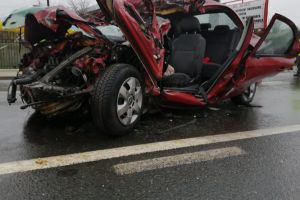 FOTO Accident mortal! Două persoane au murit, iar două sunt în stare gravă după impactul dintre patru maşini