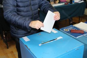 Bistriţa-Năsăud votează. Prezenţa în timp real. Primele nereguli semnalate