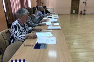 Bătălie decisivă cu prezenţă SLABĂ la vot