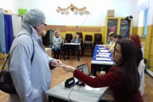 Prezenţa la urne în Sibiu la ora 11 – Tinerii nu au ieşit încă la vot