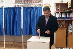 VIDEO| Europarlamentarul Mircea Hava, a votat la scrutinul pentru prezindenţiale în turul al doilea: ”Votez cu toată inima şi cu toată mintea pentru o ţară normală şi normalitate”