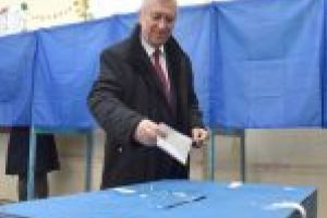 Vot, prezidenţiale, turul II. Ion Prioteasa (PSD): Am votat cu speranţa că, din această seară, vom avea un preşedinte care ştie să unească, nu să dezbine
