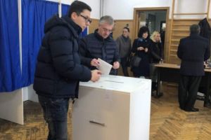Judeţele mari TUREAZĂ motoarele. România VOTEAZĂ masiv şi decisiv!