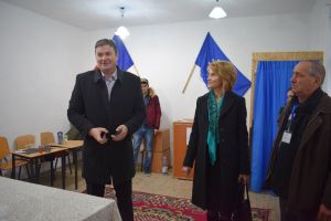 Prefectul Dan Șlincu a votat la cea mai mică secţie de votare din judeţ
