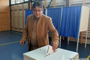 VIDEO| ALEGERI PREZIDENȚIALE 2019. Viceprimarul Gabriel Pleşa, cu fetiţa lui la vot: ”Am votat pentru România bunului simţ şi statul de drept, pentru un viitor mai bun pentru copiii noştri”