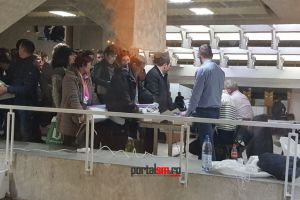 FOTO. Numărarea şi predarea voturilor, efectuate în timp scurt. Prefectura Satu Mare, felicitată