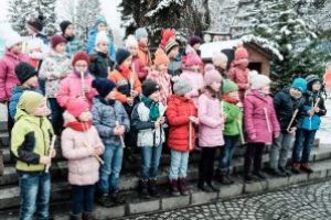 Şcolile, grădiniţele şi corurile, invitate la Târgul de Crăciun din Sfântu Gheorghe