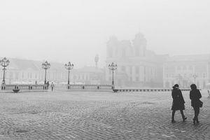 Expoziţie inedită: Timişorenii, încurajaţi să creeze prin poze „O zi din Timişoara, 30 de ani mai târziu”