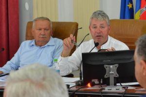 Mang şi Pásztor joacă teatru. Prost!