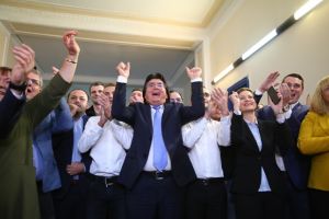 Veselie mare şi aplauze la sediul PNL Timiş