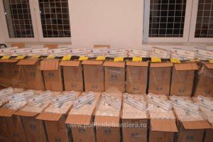 Ţigări de contrabandă, de peste 85.000 de euro, capturate în zona de munte