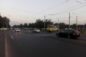 Accident in Ploiesti, zona Baraolt. O masina a fost lovita de tramvai