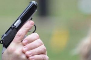 Spray lacrimogen şi foc de avertisment, folosite de poliţiştii din Turnu Măgurele la un control rutier