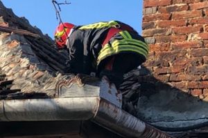 Casă din Săcueni, în flăcări din pricina neatenţiei proprietarului