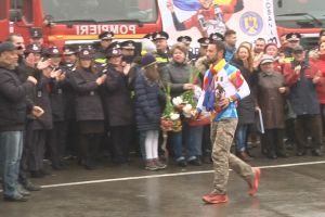 FOTO & VIDEO Iulian Rotariu, primit acasă, la Botoşani, cu flori şi multe aplauze