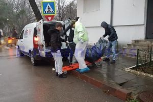FOTO Tragedie! Un bărbat din Botoşani a fost găsit mort în apartament. Vecinii, oripilaţi de momentele pe care le-au trăit