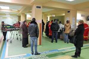 O sătmăreancă a făcut infarct pe holurile Tribunalului. Transportată la Urgenţe